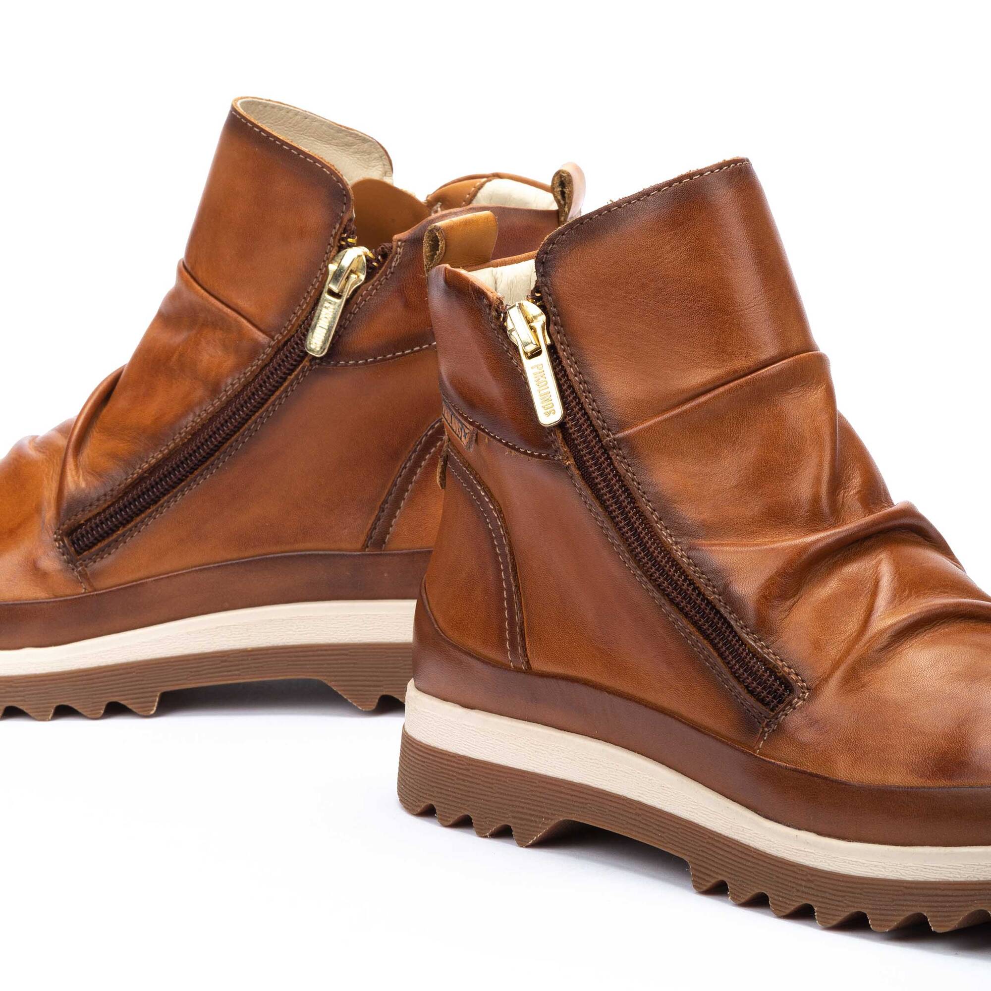 Deportivos y Tenis | VIGO W3W-8888C2, BRANDY, large image number 60-W3W-8888C2_250_Pikolinos_VIGO_BRANDY_full.jpg | null