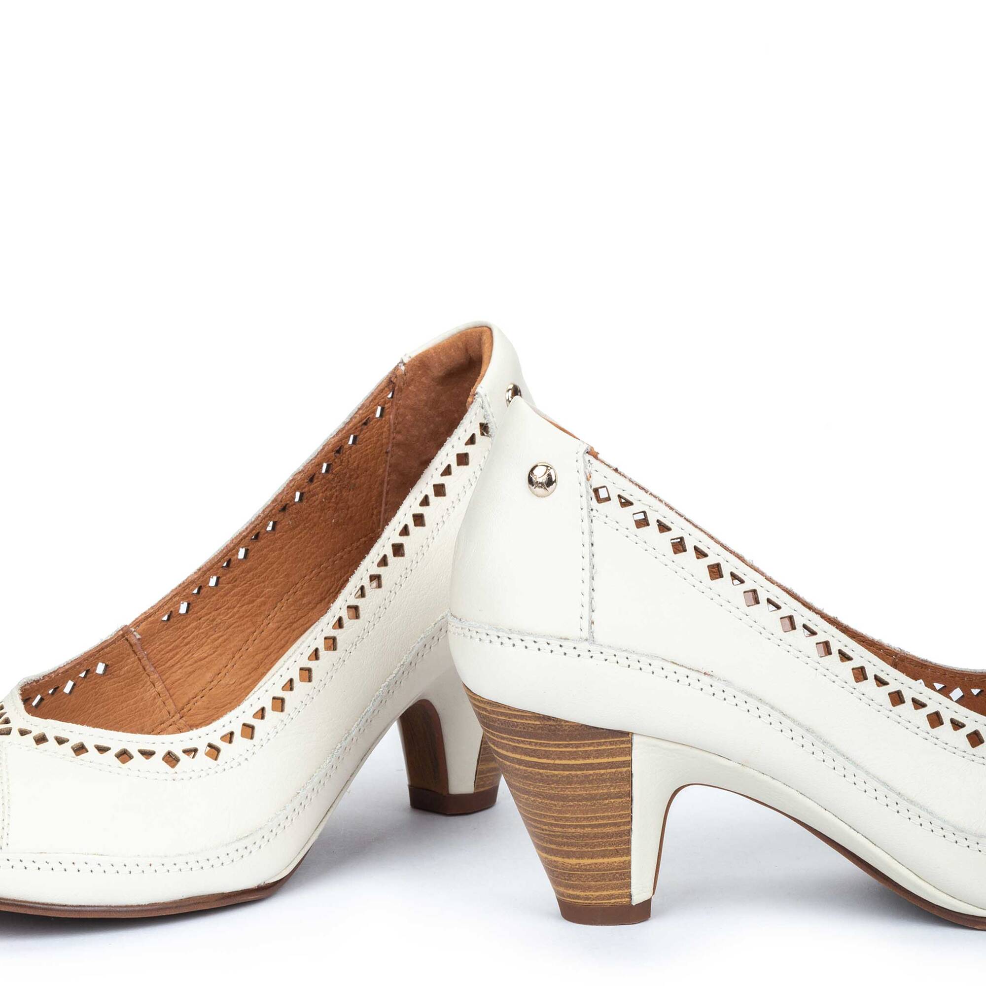 Zapatos tac&oacute;n | JAVA W5A-5871, NATA, large image number 60-W5A-5871_909_Pikolinos_JAVA_NATA_full.jpg | null